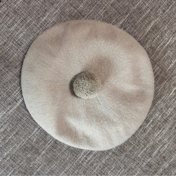 Robert Mackie Beret with Pom - Picture 4 of 6